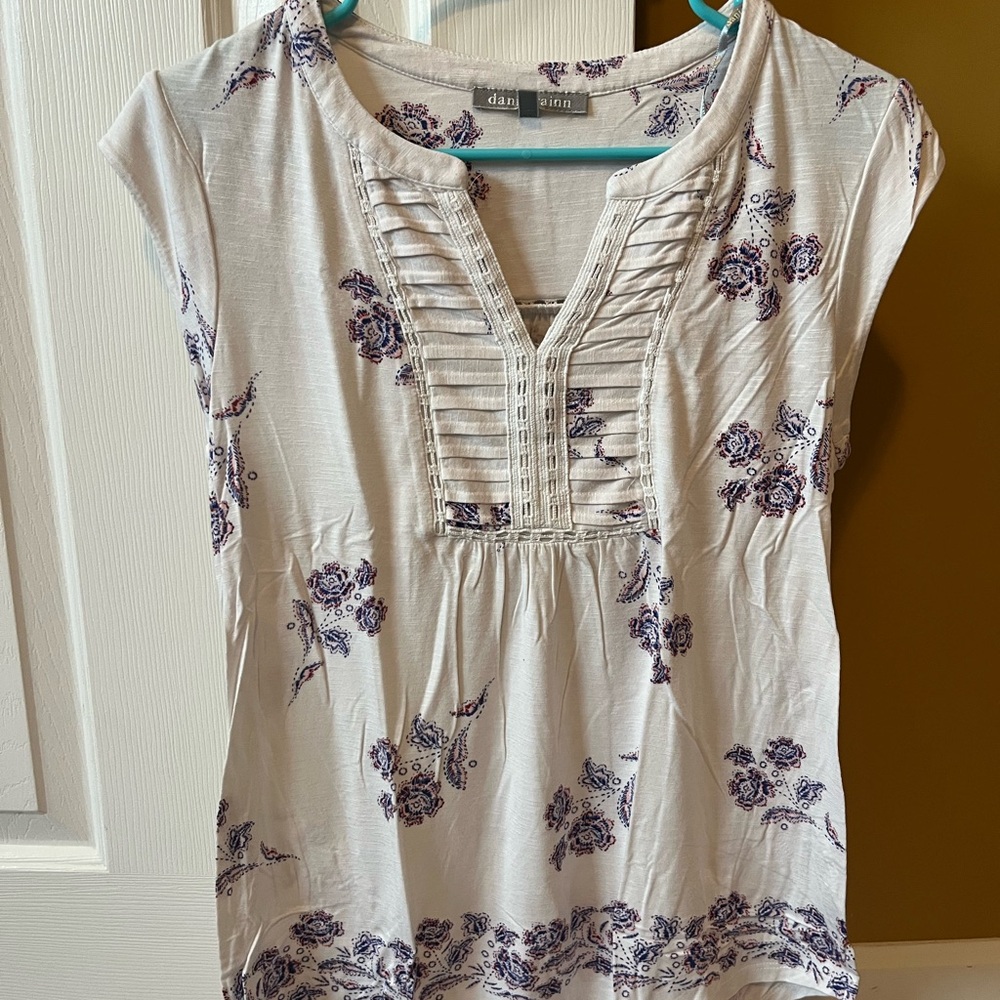 Daniel Rainn White and Purple Floral Blouse